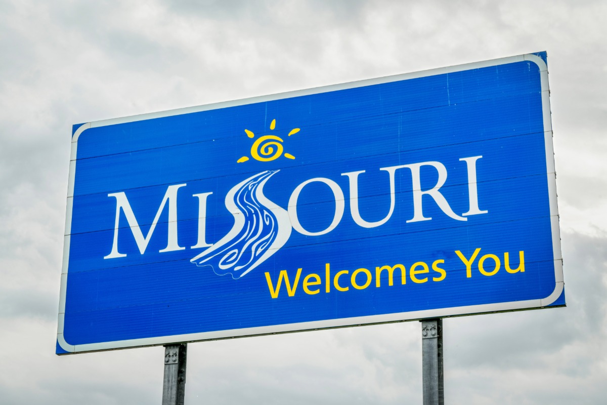 Missouri welcomes you sign board